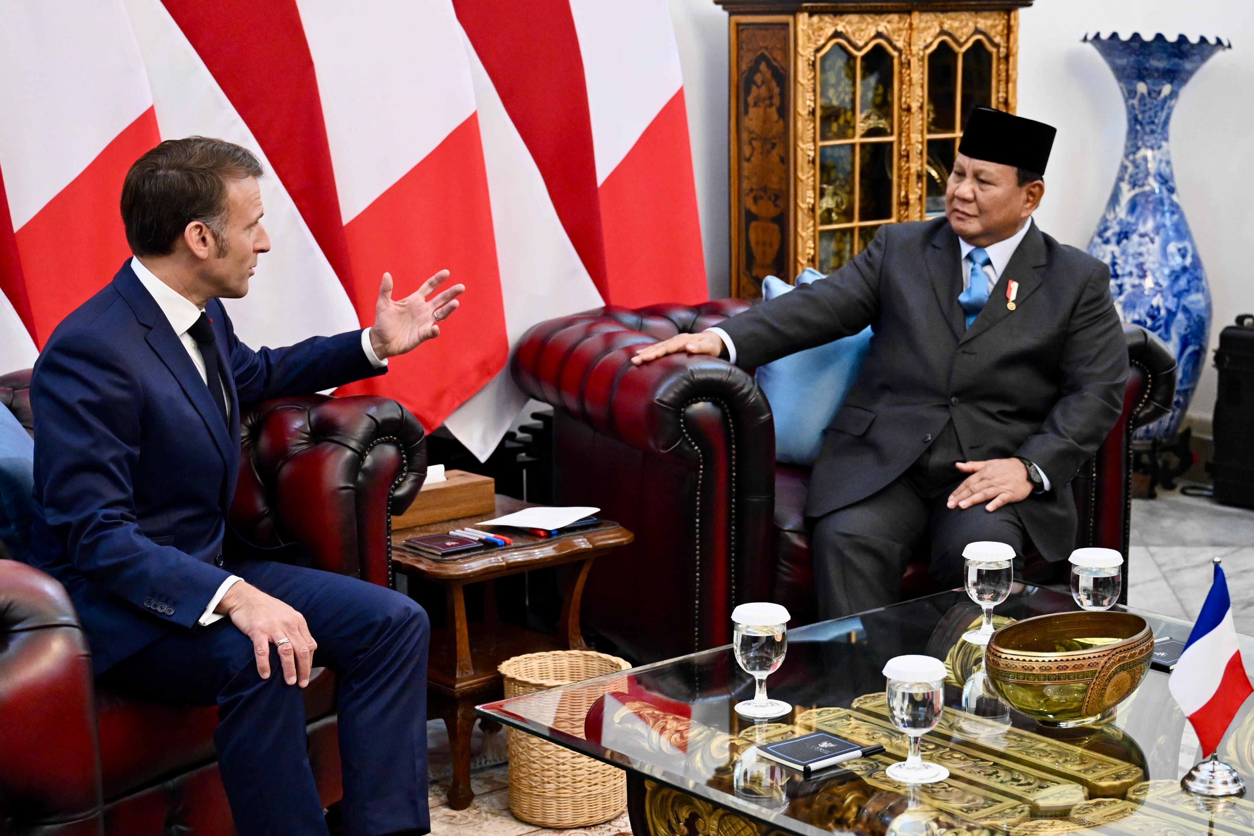 Indonesia-France Relations in the Field of Defense: Rational Choice Amid Global Pressure