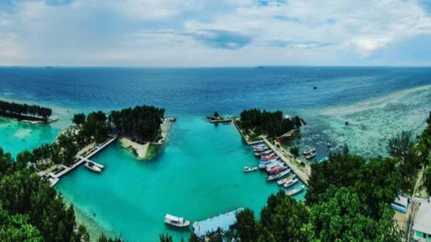 Between Paradise and Peril: Ecotourism, Conservation, and Food Security in Indonesia’s Fragile One Thousand Islands